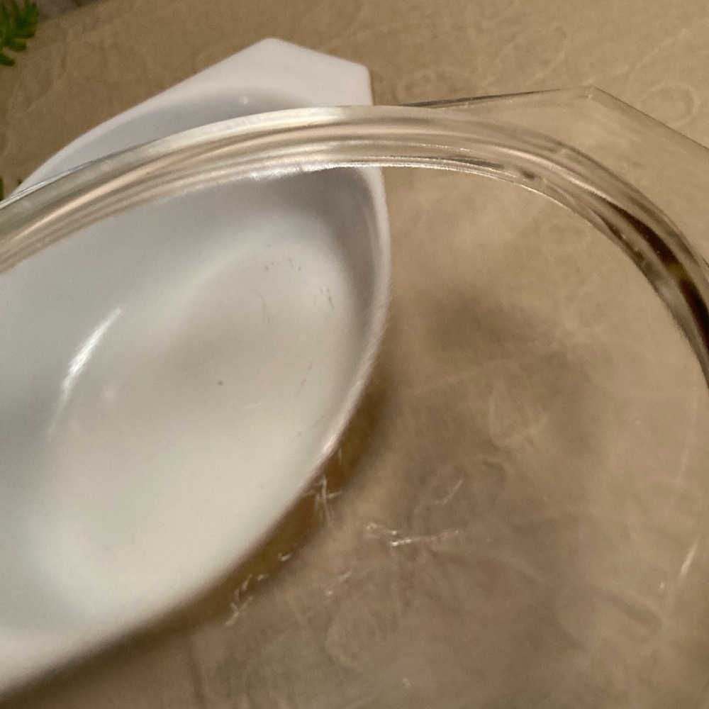 Vintage Pyrex Early American 1 1/2 Quart Casserole With Lid - Picture 12 of 15